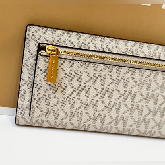 Michael Kors Jet Set Reed Large Bifold Wallet MK Vanilla/Brown - Picture 11 of 11